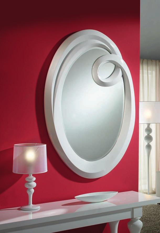 11 RONDA Espejo ovalado grande. Marco modernista acabado laca blanco brillo, superpuesto a la luna. Large oval mirror.
