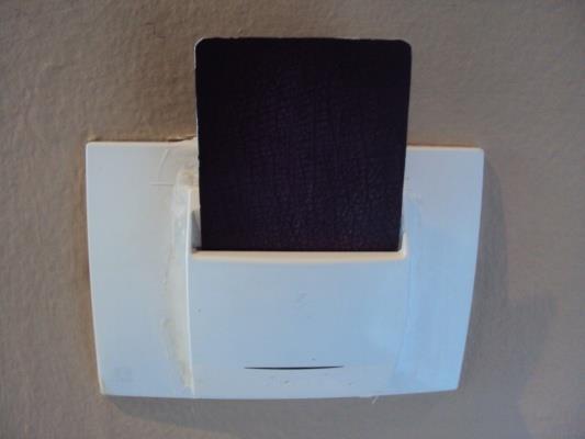 Tarjetero electrónico de control de luz en habitaciones Las habitaciones del Resort cuentan con un sistema de tarjetas inteligentes que permiten el ahorro de energía