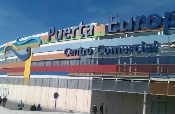 CENTRO COM. PUERTA EUROPA Municipio: Algeciras Propiedad y promoción: DosPuntos Apertura: 2009 Superficie Bruta Alquilable: 30.000 m2 Superficie Total: 105.