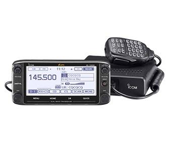 TRANSCEPTOR DOBLE BANDA VHF/UHF, FM/DV. CARACTERÍSTICAS: Operación intuitiva con pantalla táctil. 50W de potencia de salida. Receptor GPS integrado.
