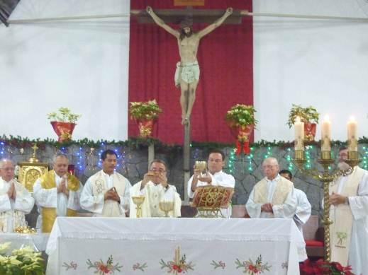 24 de diciembre. Misa de Nochebuena, en la capilla del Colegio Calasanz. Presidió el P. Rodolfo Robert.