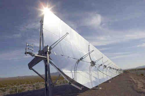 OTROS INICIATIVAS DE COMPAÑÍAS MINERAS EN MATERIA DE ERNC Energía Solar - Collahuasi acaba de adjudicar la licitación de ERNC para la construcción de la mayor central fotovoltaica de Chile.