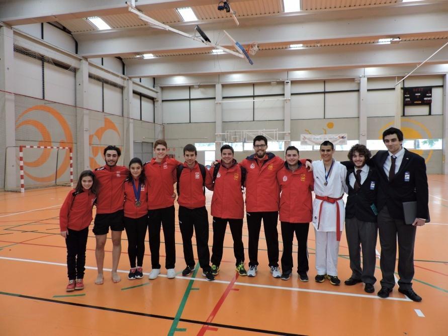 Nuestros karatekas del Club Ni Sente Nashi de l'eliana participaron en el I Campeonato de Promoción del 2016, con más de 40 representantes Michel Gajete y Beatriz Ubeda quedaron 2º y 3º