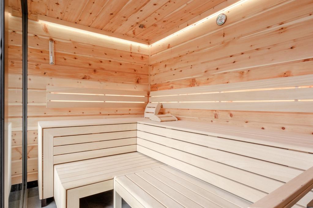 Zonas wellness En una vivienda podemos tener diferentes elementos para crear zonas wellness privadas, así como bañeras de hidromasaje, piscinas interiores y exteriores, diferentes tipos de sauna,