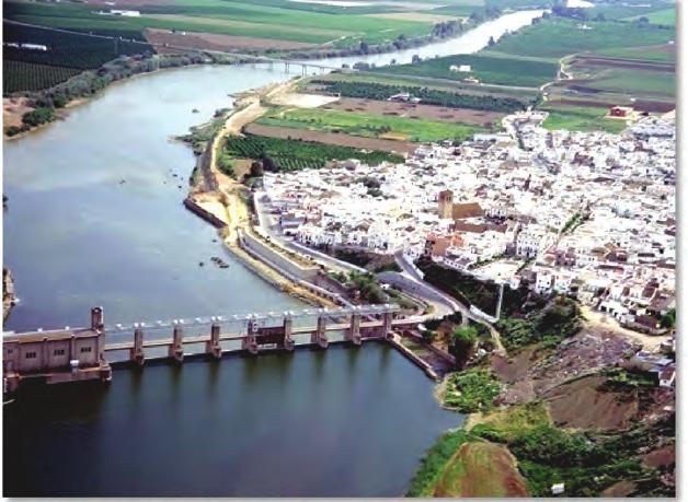 4.2. RECURSOS HÍDRICOS En Gran Vega, la presencia del río Guadalquivir posibilita que existan varios recursos hidrológicos de interés.