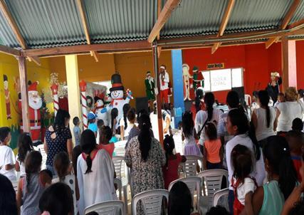 Entrega de aguinaldos en la zona rural del municipio de Manaure, apoyando a la empresa Chevron en la entrega de regalos a 400 niños y niñas de las comunidades Popoya Playa, Popoya, y Cousepa. Foto 21.