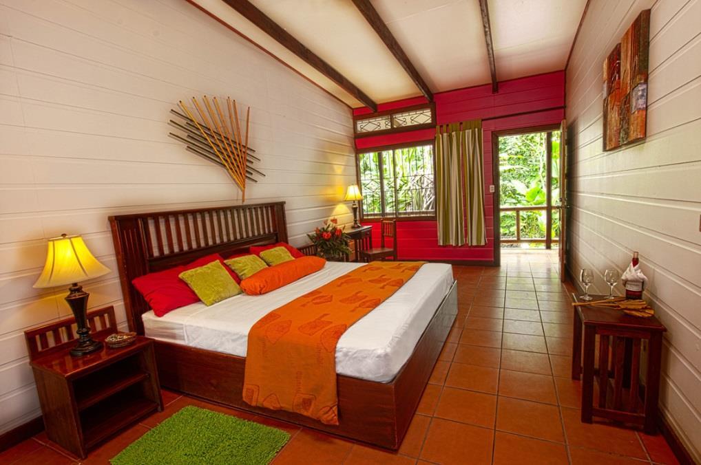 Hotel Pachira Lodge Estratégicamente localizado, a solo 5 minutos del extraordinario Parque