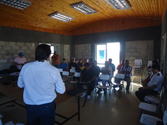 Participaron de la reunión junto a los algueros y buzos mariscadores inscritos en el Plan de Manejo de Algas Pardas de la Zona de Taltal, el Director Zonal de Pesca y Acuicultura, Marco Soto;