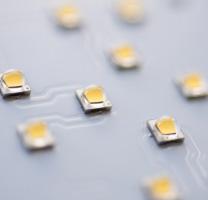 Selección de los LEDs Como en todos los productos semiconductores, también en la producción de LEDs blancos se dan ciertas tolerancias.
