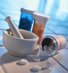 Farmacoepidemiología Da la relación con: 12 la venta, prescripción, dispensación, administración, usos y riesgos inherentes del medicamento en un tiempo y lugar