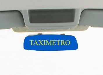 B1) Montar el taxímetro de espejo interior en su ubicación, según indicaciones del fabricante.