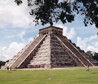 Patrimonio cultural arqueológico En cuanto al patrimonio arqueológico, México cuenta con algunas de las primeras ciudades antiguas de América construidas en el periodo clásico, como Teotihuacán,