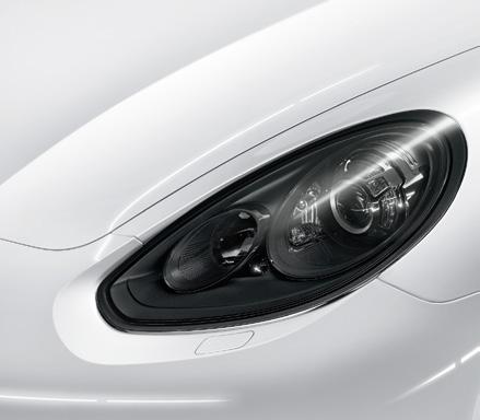 [2] Faros Bi-Xenón con interior en Negro y Porsche Dynamic Light System (PDLS) Amor a primera vista: los llamativos faros Bi-Xenón con interior en Negro y Porsche Dynamic Light System (PDLS).