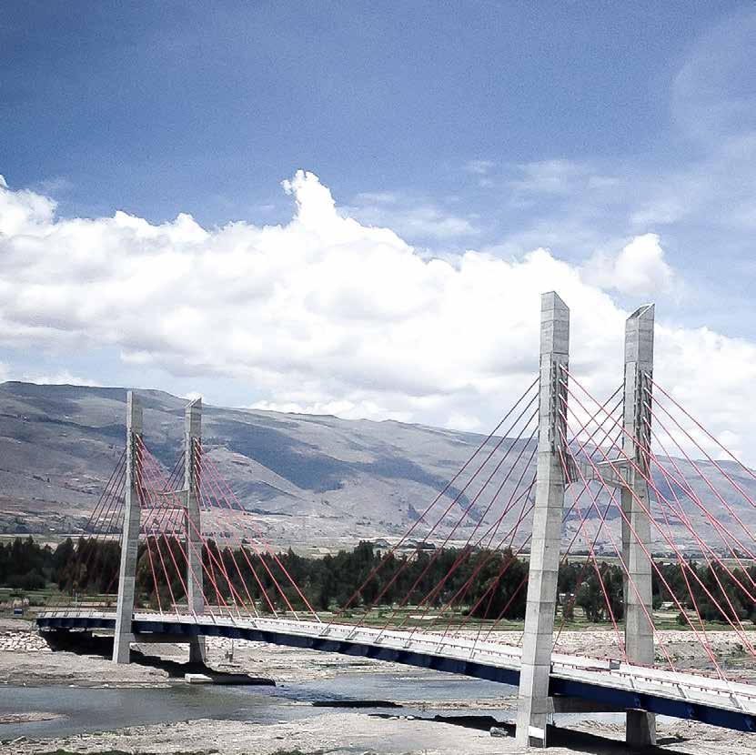 El puente tiene una longitud total de 363 m, formado por dos hojas basculantes de acero de 70 m de luz y 700 T de peso.