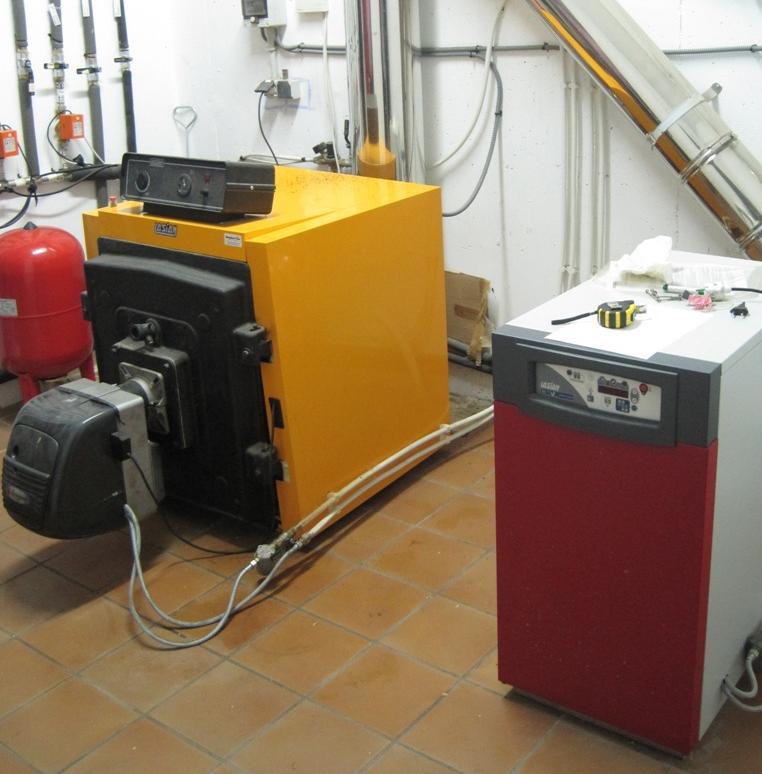 Instalaciones de biomasa Caldera de astilla - Ejemplo: Sustitución calderas de gasóleo por caldera de astilla Hostal El Guerrer / Ayuntamiento