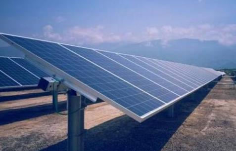 CENTRALES SOLARES DE GENERACIÓN EN GUATEMALA CENTRALES SOLARES EN OPERACIÓN La producción de energía eléctrica a partir del aprovechamiento del recurso solar en el Sistema Nacional Interconectado -S.