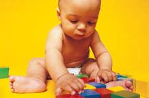 REFLEJOS PRIMITIVOS: III. TEMÁTICA DE APROXIMACIÓN - Están presentes en el momento del nacimiento. - Deben inhibirse para dar lugar a los reflejos posturales.