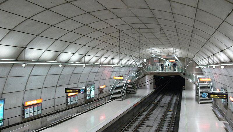 B. Efecto inmobiliario del metro de Bilbao Inaugurado 36 en km 1995 de red. En los últimos 780.000 7 años hab.