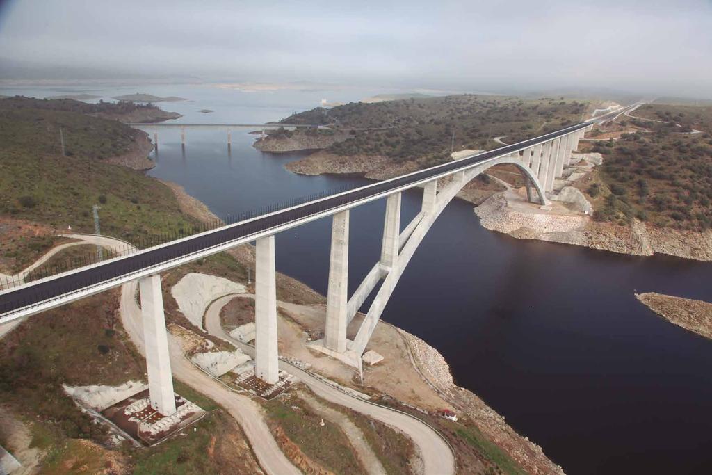 Almonte viaduct, world record-breaking Railway Viaduct Span Viaducto de Almonte Almonte viaduct En nuestros más de 110 años de historia, hemos acumulado una gran experiencia en obra ferroviaria