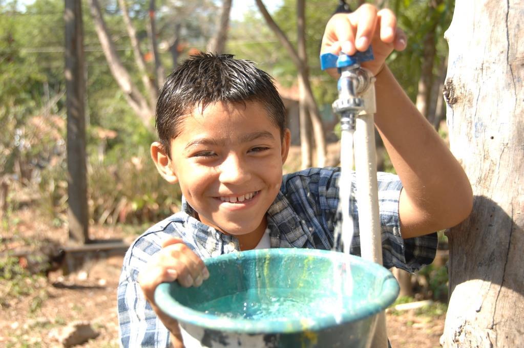 RESULTADOS EN EL DEPARTAMENTO DE CABAÑAS CAPITAL FÍSICO Agua Potable y Saneamiento: 4 proyectos en ejecución, beneficiando a 4,952.