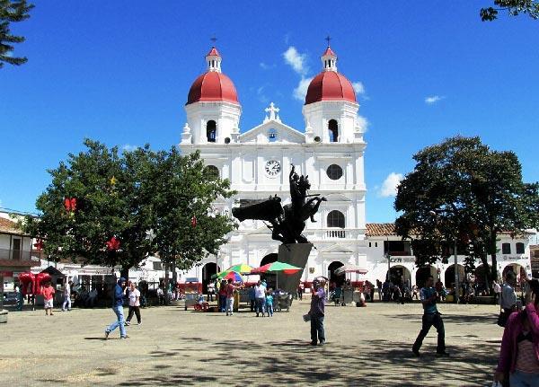 Catedral de San Nicolás el Magno de Rionegro Se encuentra