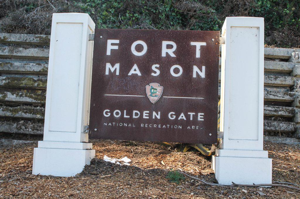 Fort Mason sirvió como un puesto del ejército durante más de 100 años, inicialmente como un puesto de defensa costera y, posteriormente, como una instalación portuaria militar.