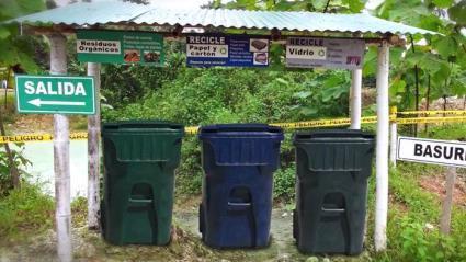 DURANTE SU PERMANENCIA Clasificación de Desechos: Desechos orgánicos Desechos reciclables