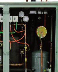 integrada en la central, conectada al condensador o en un módulo independiente Sencillo acceso y frontal a los filtros y a la caja de