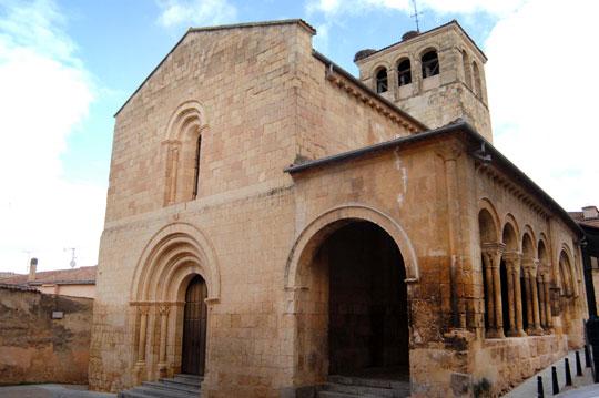 Este templo fue salvado l estado ruina finitivo por las restauraciones 1927, promovidas por la Universidad Popular Segovia.