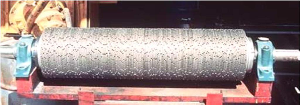 la superficie del pavimento de hormigón mediante discos de diamante.