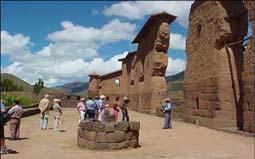 Esta isla es un sitio muy importante en el Lago Titicaca por sus restos arqueológicos, sus lugares sagrados y ceremoniales, actividades festivas y rituales.