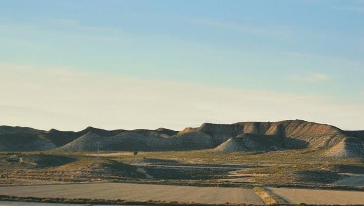 El Chatiense, Oligoceno, Terciario, desde autopista.