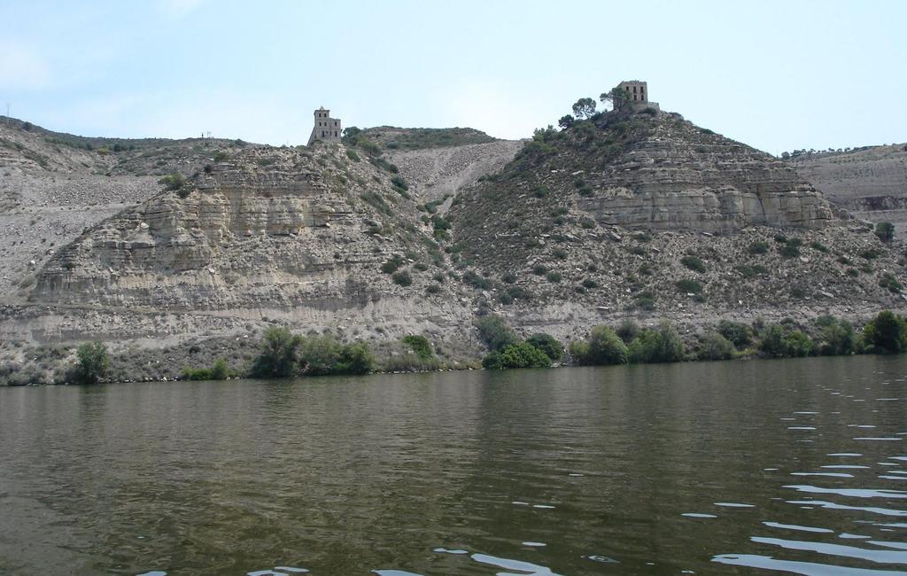 Río Ebro, en terrenos del Chattiense, Oligoceno, Terciario, en Almatret,