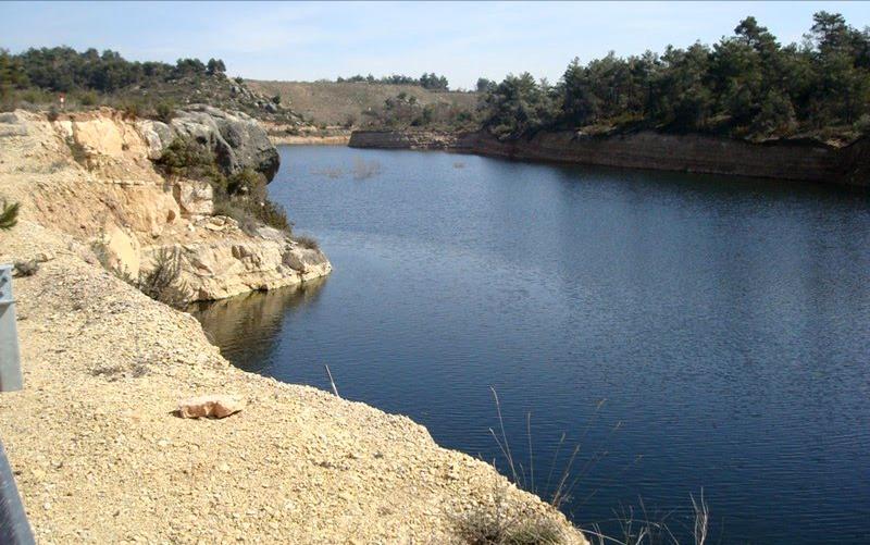 Río Set, Las Garrigas, por terrenos del Oligoceno, Terciario, al W de L Albi,