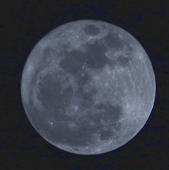 El día 19 de Marzo de 2011 Marcel prefirió fotografiar la Luna llena en vez de asistir a la tradicional Cremà.