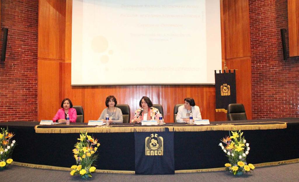También se realizó la Mesa Redonda: Orientaciones en la formación de Enfermería, coordinada por la Mtra. Sofía Rodríguez Jiménez.