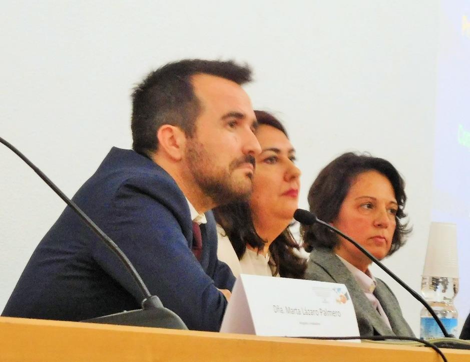 José Carlos Fernández Rozas, catedrático de la Universidad Complutense), y la relación entre jueces y arbitraje (moderado por José M.