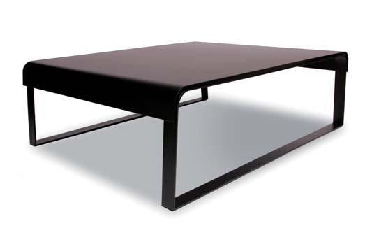 COLLECTION MANUFACTURE MANU 21 Table basse Table basse, structure en acier verni avec poudre epoxy-polyester noire opaque;