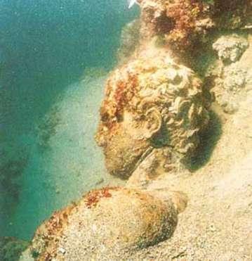 Fue sacada del mar en el mes de Abril de 1999, en cuya maniobra participaron 15 buzos