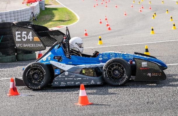 72 * Formula Student El 17 de juliol de 2014 es va fer la presentació oficial del cotxe CAT07e del Projecte ETSEIB Motorsport 2014 Formula Student.