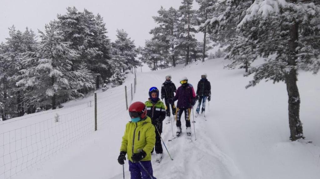 NUESTROS CURSILLOS, ESQUÍ SOCIAL: PROGRAMA RECREACIÓN El Programa de Recreación del Mudéjar Esquí Club, va enfocado a niños de 4 a 18 años,