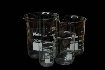 VIDRIO, VIDRIO GENERAL GLASSWARE, GENERAL GLASSWARE 299 VASOS DE PRECIPITADOS BEAKERS 1 Con pico y graduación (excepto vasos de 25 ml). 2 ISO 3819. 3 Vidrio borosilicato.