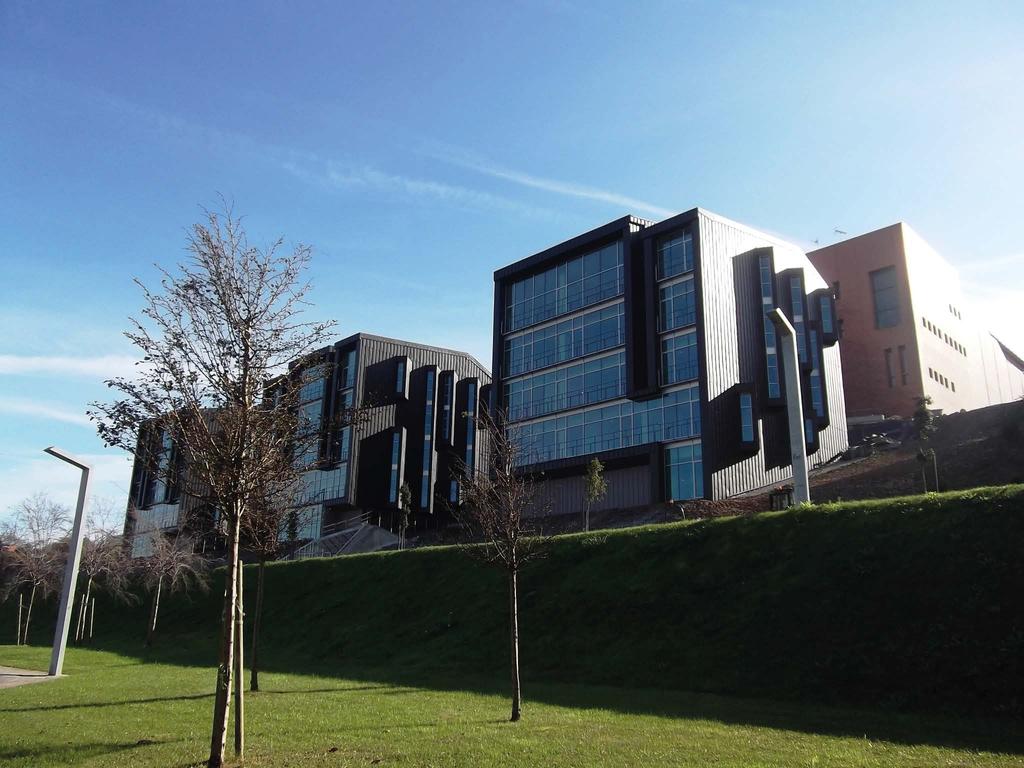 Instalaciones El evento, organizado por CIC Consulting Informático y la Universidad de Cantabria, se celebrará en las instalaciones La Casa del estudiante, Torre A, Universidad de Cantabria.