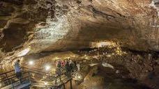 Cuevas de Cantabria Ruta 2.- 20/mayo: El Pendo Cercana a la Bahía de Santander, la cueva de El Pendo es una cavidad de dimensiones monumentales.
