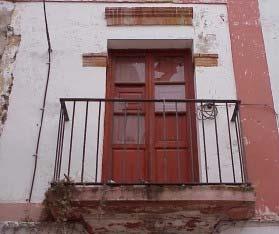 de Badajoz, que afecta a las parcelas 02, 03, 04 28, 3 y 32 de la manzana, conservando la fachada, en proceso