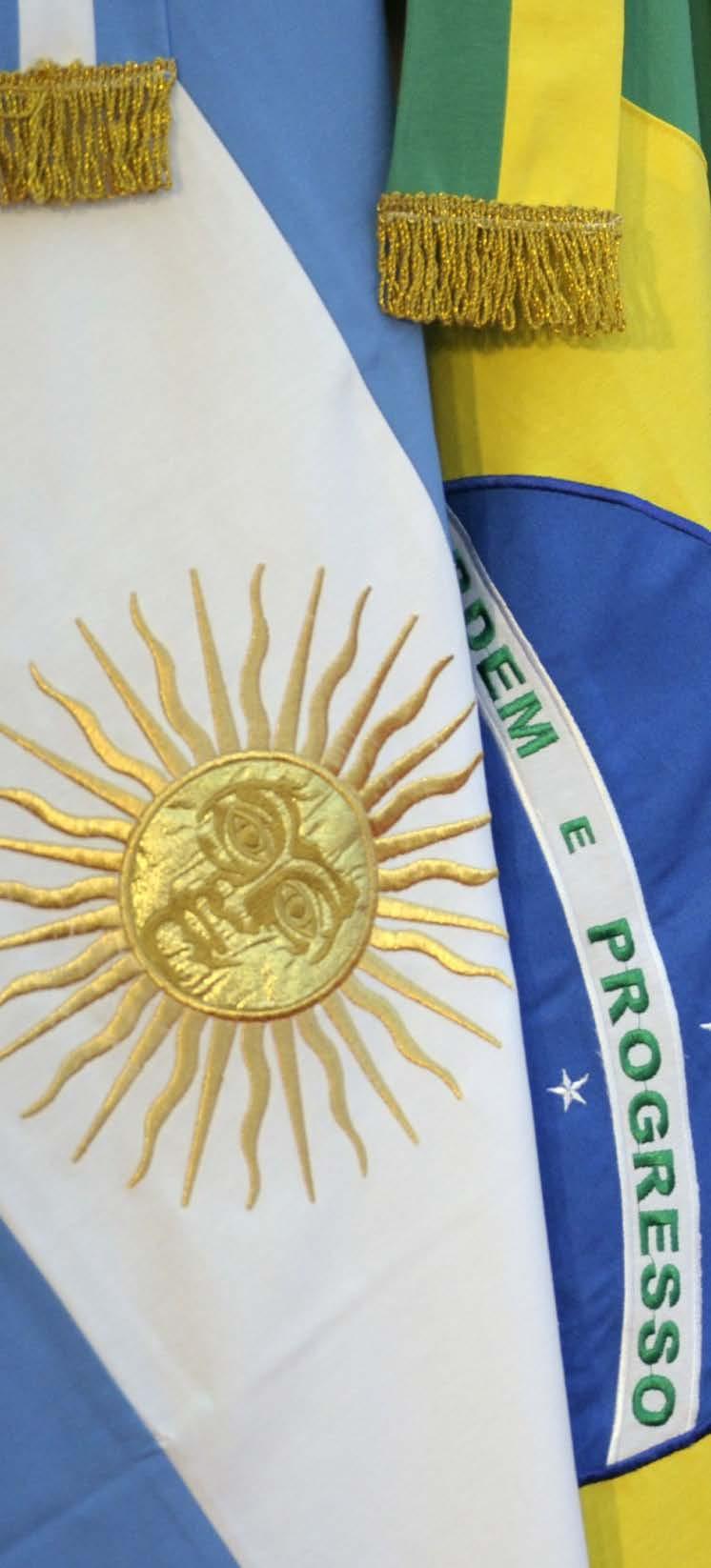 Economía ARGENTINA FORMA PARTE DEL MERCOSUR El Mercosur es el área económica y plataforma industrial más dinámica, competitiva y desarrollada, no sólo de Latinoamérica, sino de todo el Hemisferio Sur.