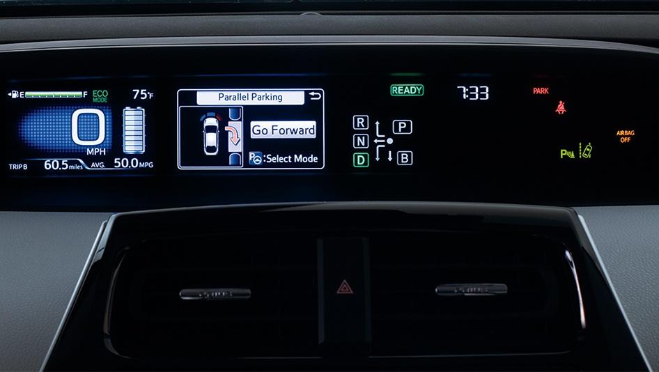 Manejo en tres modos Además del modo normal, con el Prius disfrutas de tres modos de manejo: EV, ECO y POWER.