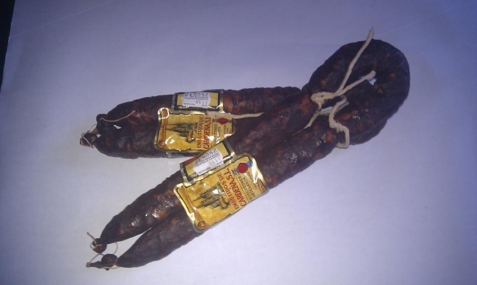 PRODUCTO: Chorizo curado de Cardeña REF: 021 Descripción: chorizo tradicional, fabricado con todo su esmero cuidando especialmente