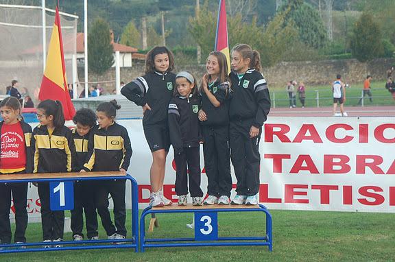 El equipo benjamín femenino, medalla de bronce en el Campeonato de Cantabria