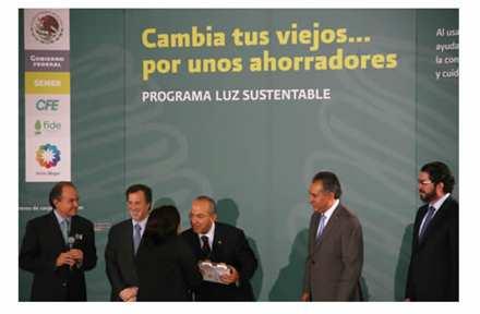 En apoyo a la economía de 5.7 millones de familias mexicanas, el Gobierno Federal arrancó, el 5 de Julio del 2011, el Programa de Luz Sustentable.